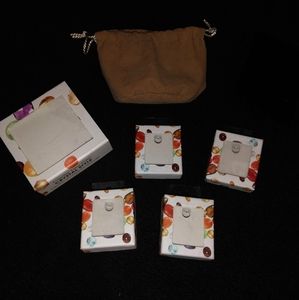 Jewelry Boxes & Pouches